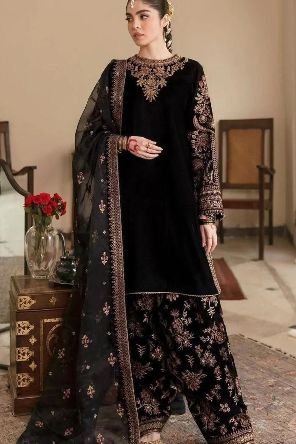 Baroque Jazmin Black Velvet Embroidered Unstitched 3 Piece Wedding Suit