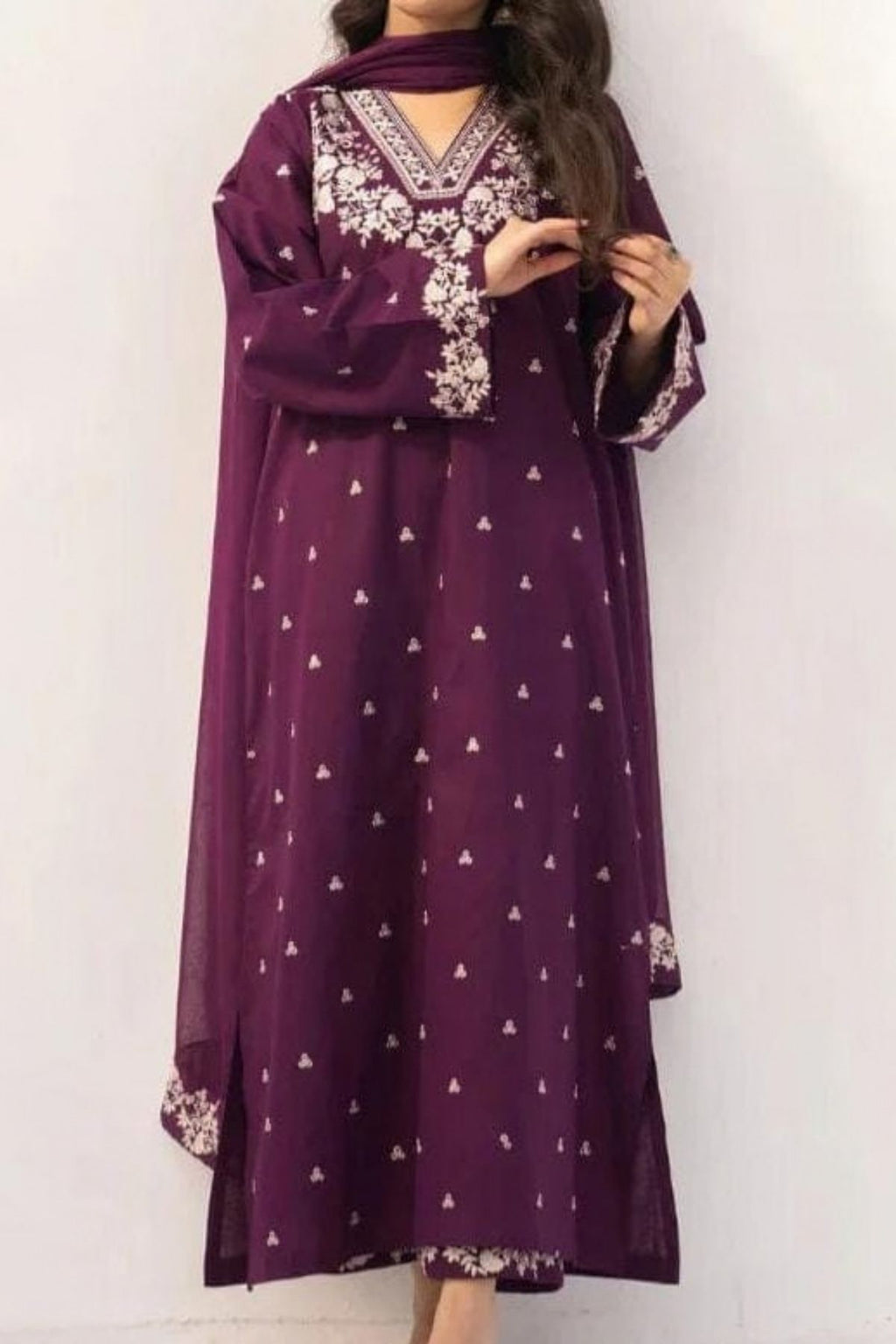 Embroidered Dhanak Unstitched 3 Piece Winter Suit