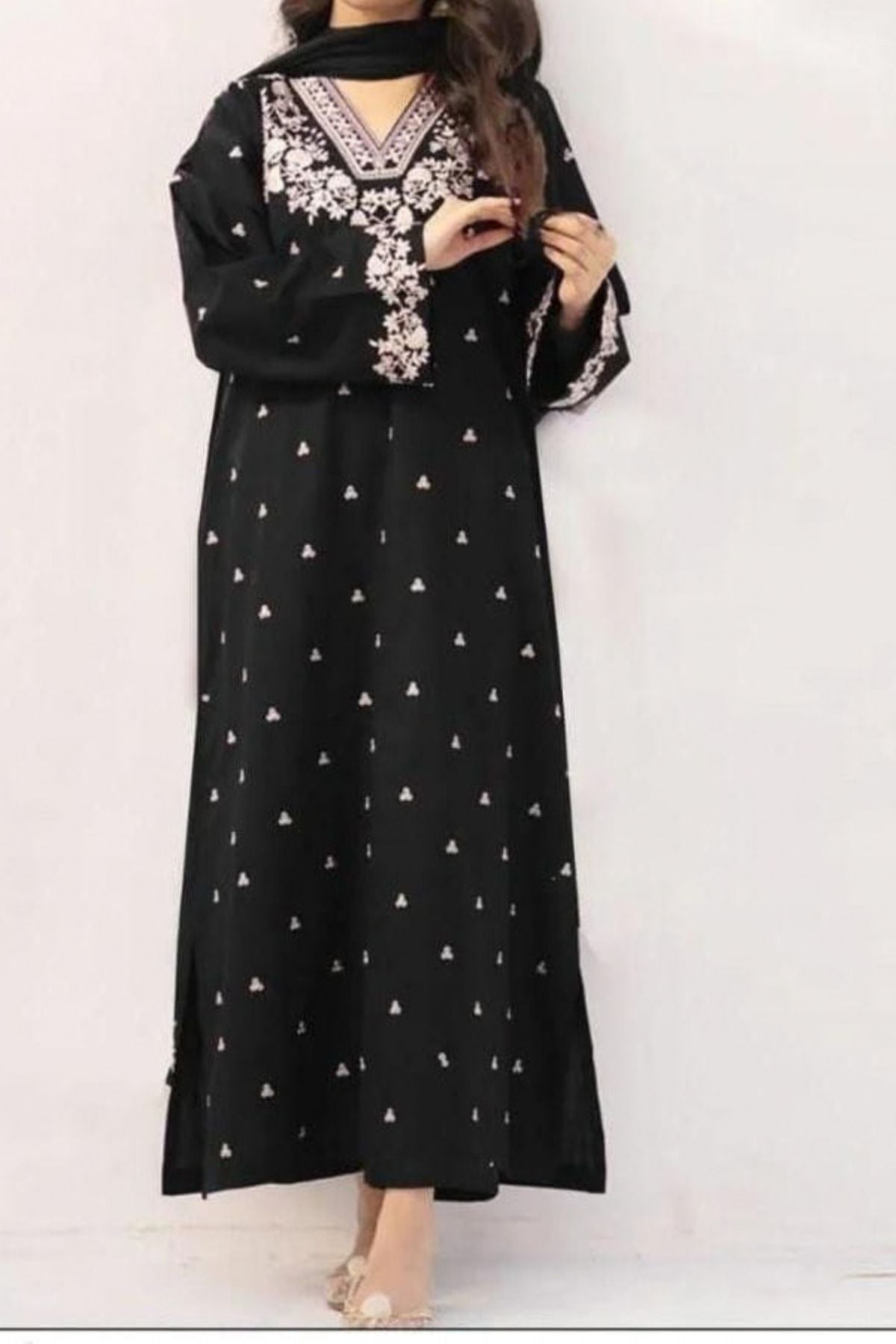 Embroidered Dhanak Unstitched 3 Piece Winter Suit